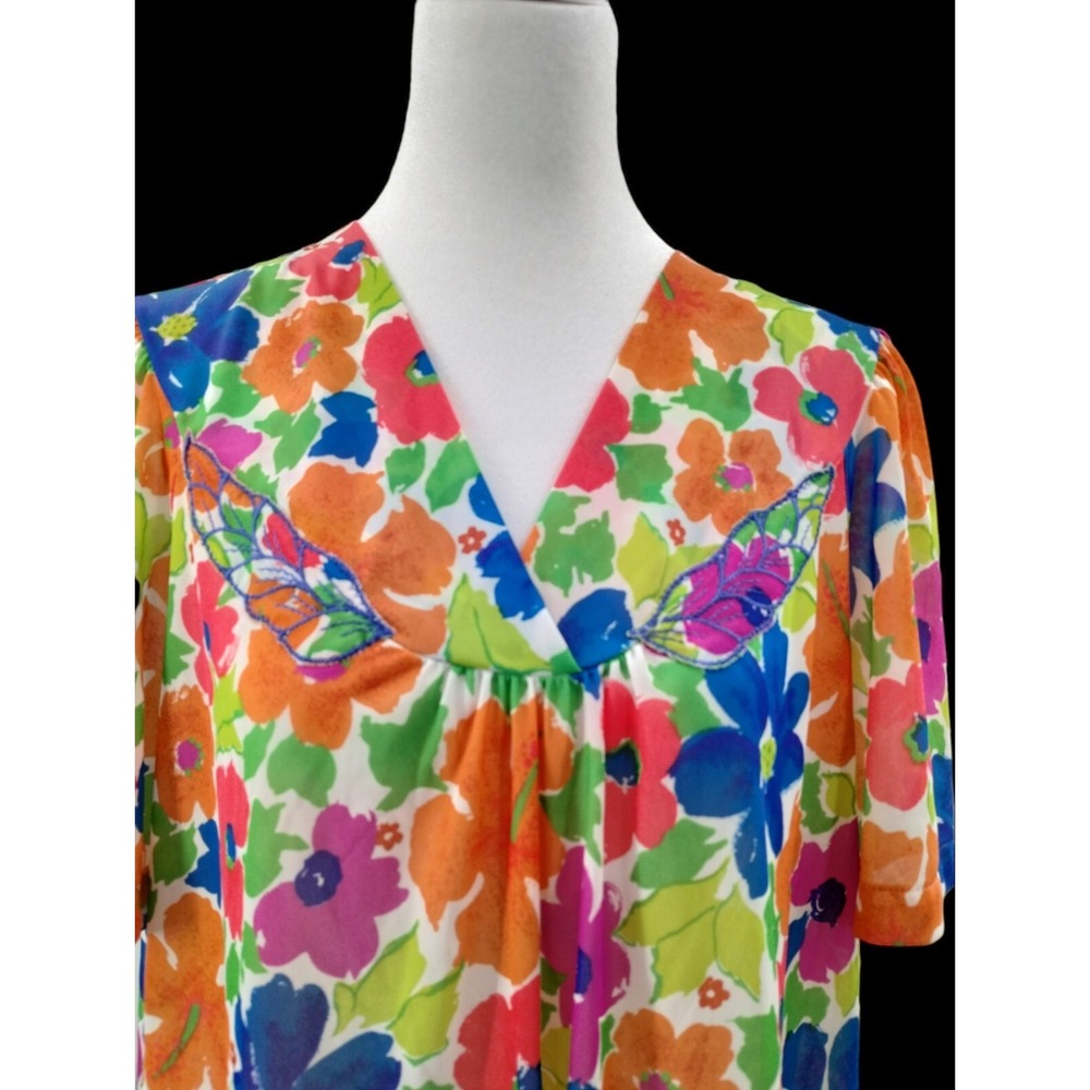 Vassarette Womans Vintage  L Night Gown Muu Mu Dress Nightgown Embroidery Floral